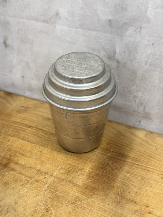 Aluminum Smooth Measure And Mixer Vtg #1409