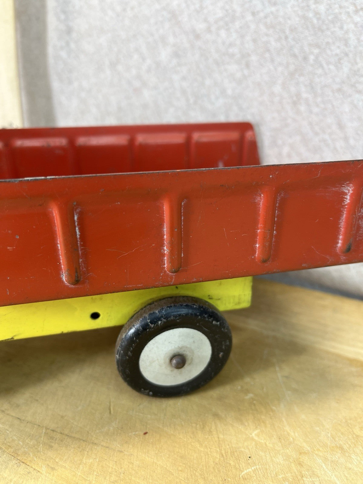 Wyandotte Tin Litho Toy Dump Truck W/ Plow
