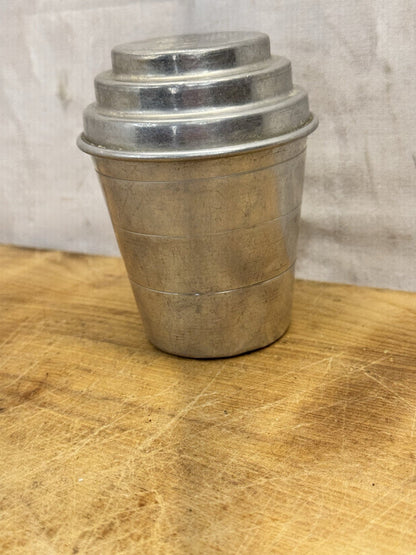 Aluminum Smooth Measure And Mixer Vtg #1409