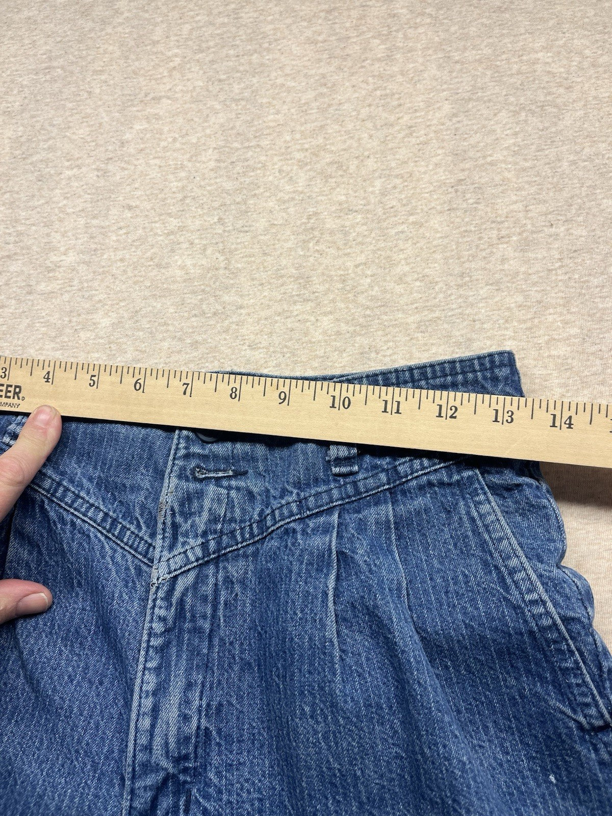 1980s Women’s High Waisted Striped Distressed Jeans