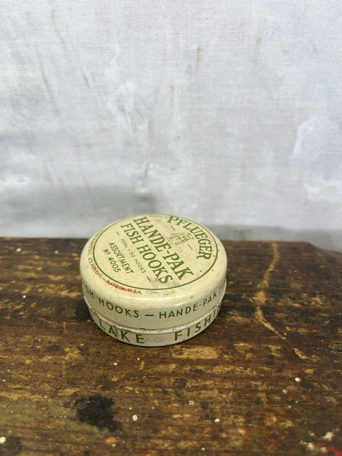 Pfluger Handy Fish Hook Tin W/hooks