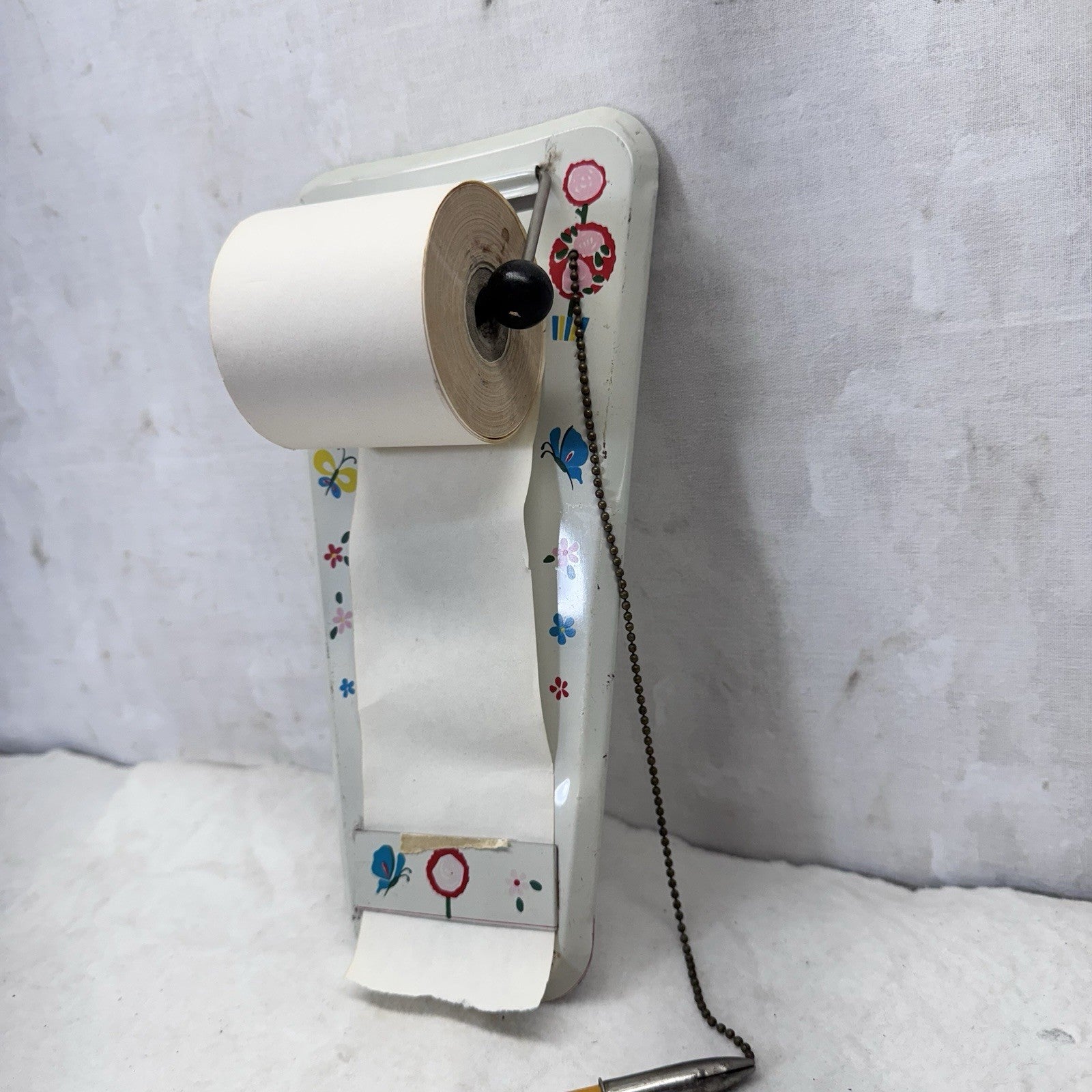 White Metal Notebook Dispenser Roll Pencil Wall Vintage Grocery List