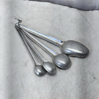 Set Of 4 Aluminum Measuring Spoons Vintage 