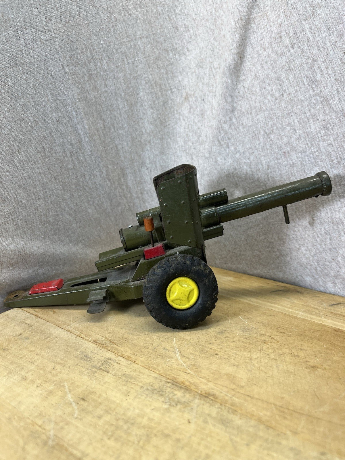 Vintage Tin Friction Jeep W/ Toy Working Spring Howitzer Gun
