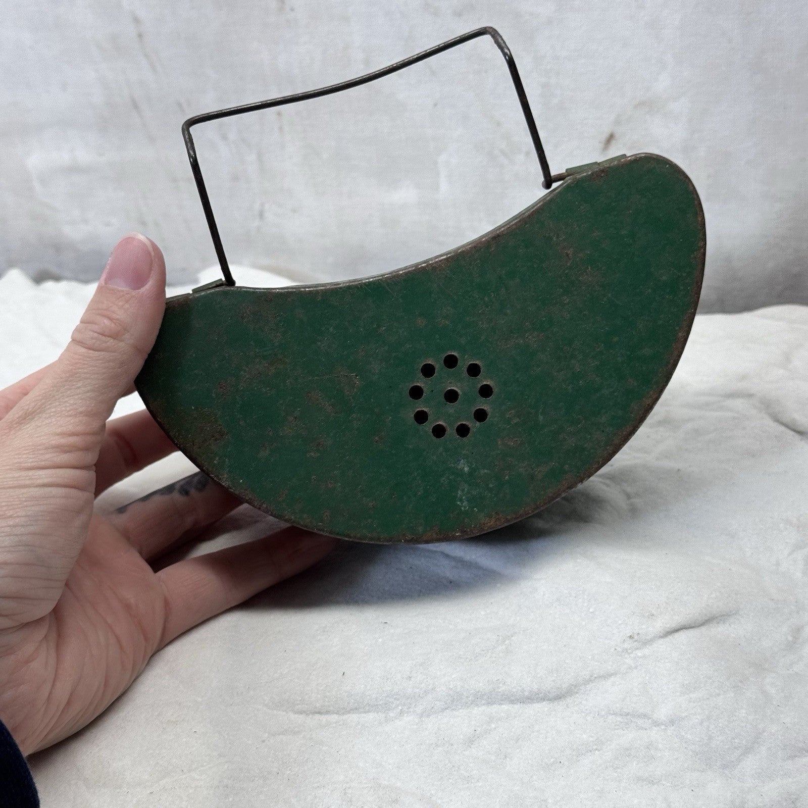 Metal Vintage Waistband Fishing Bait Container Green