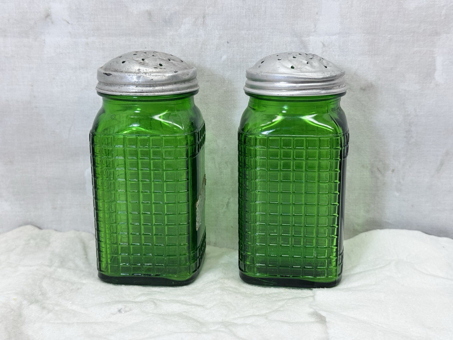 Green Hoosier Salt & Pepper Shakers Vtg #S-1776