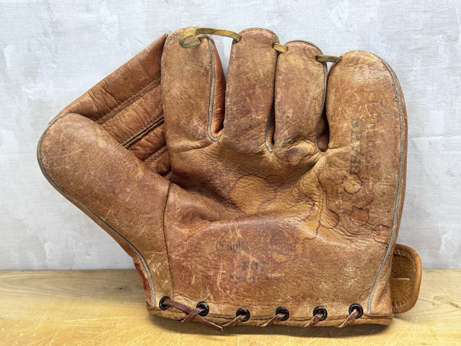 Child’s Vintage Baseball Glove #1172