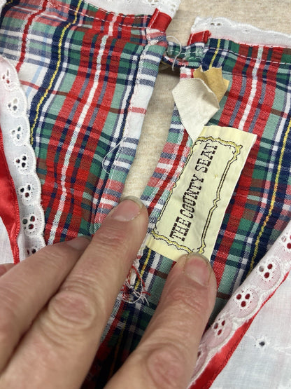 1970s Women’s Red Plaid W/wht Eyelet Cotton Top