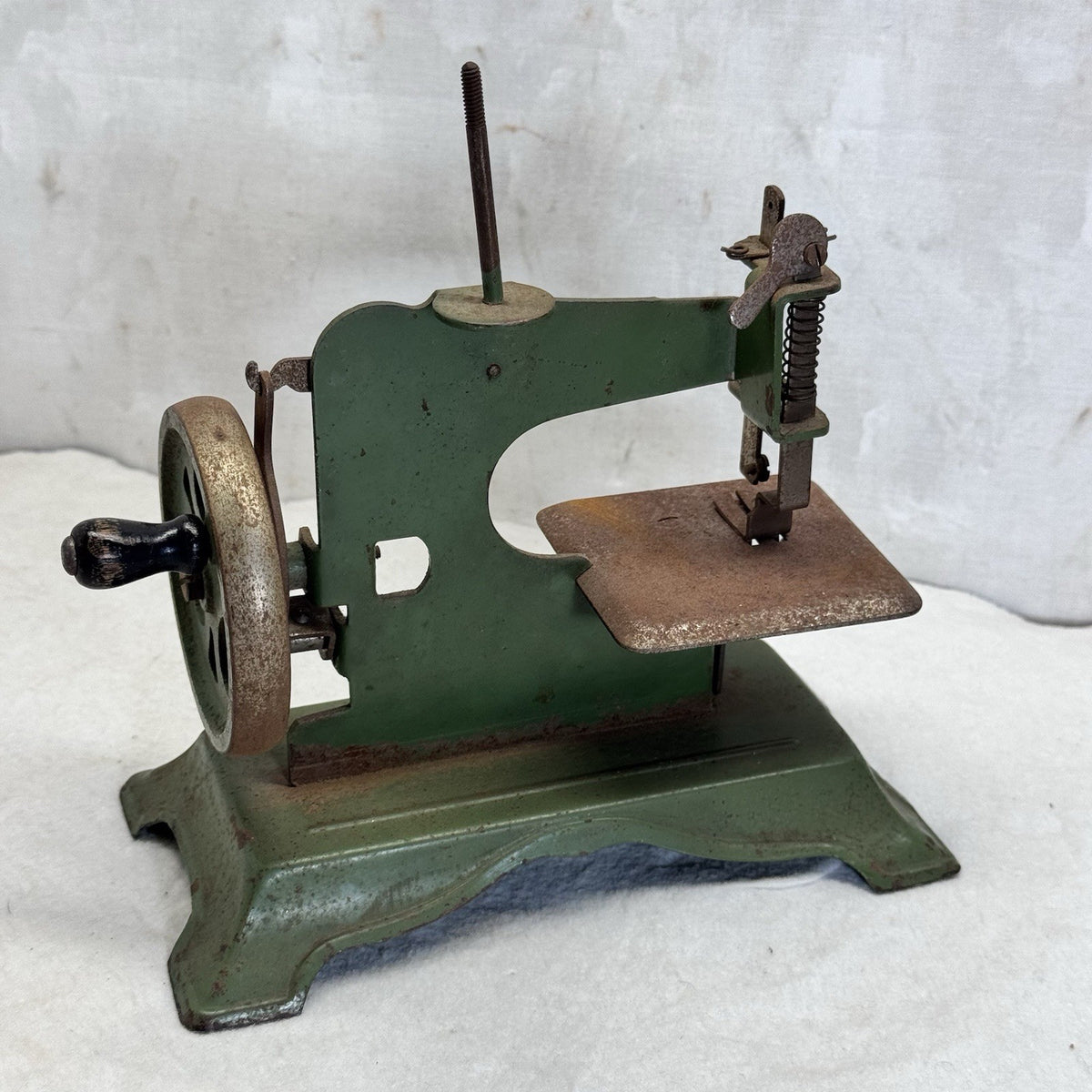 Child’s Metal Vintage Green Sewing Machine
