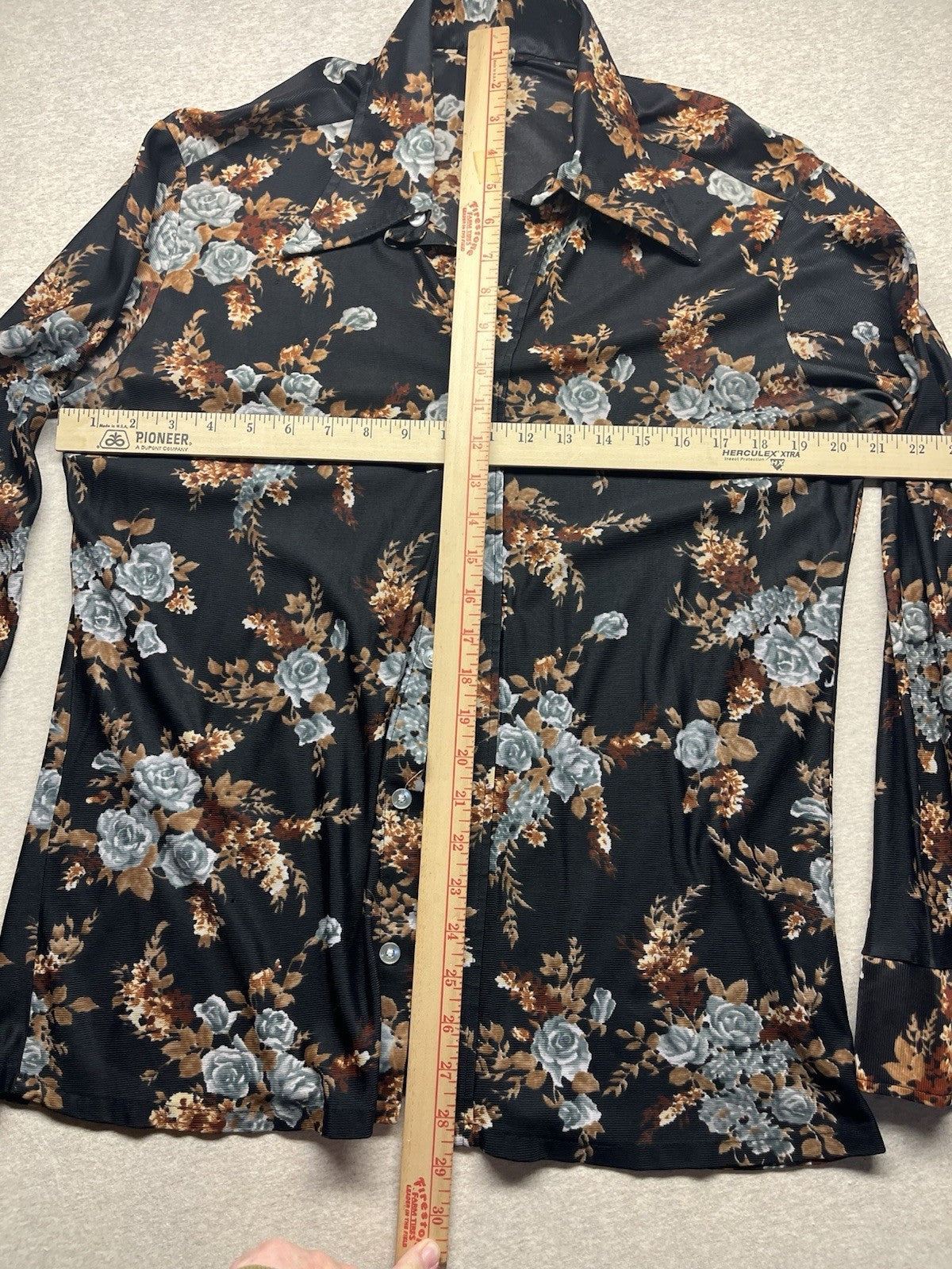 1970s Men’s L Sleeve Black Flowered Shirt