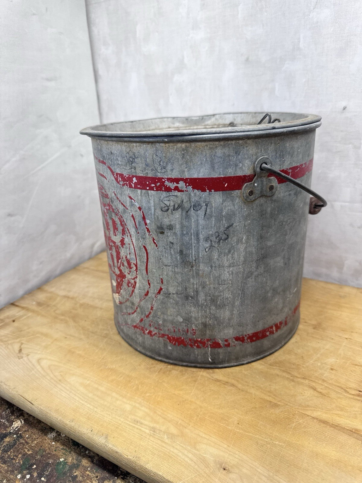 Metal Minnow Fishing Bucket Vintage #1231