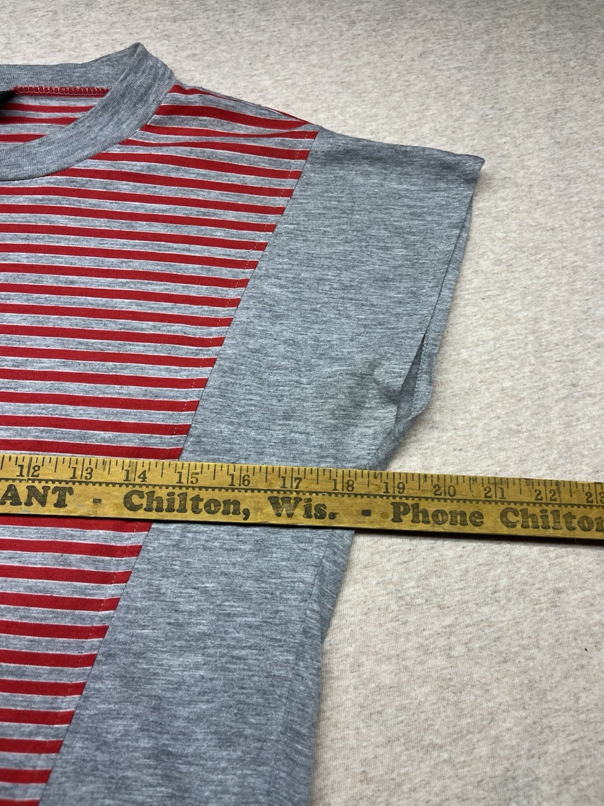 1980-90s Women’s Grey & Red Stripe Knit Sleeveless Top