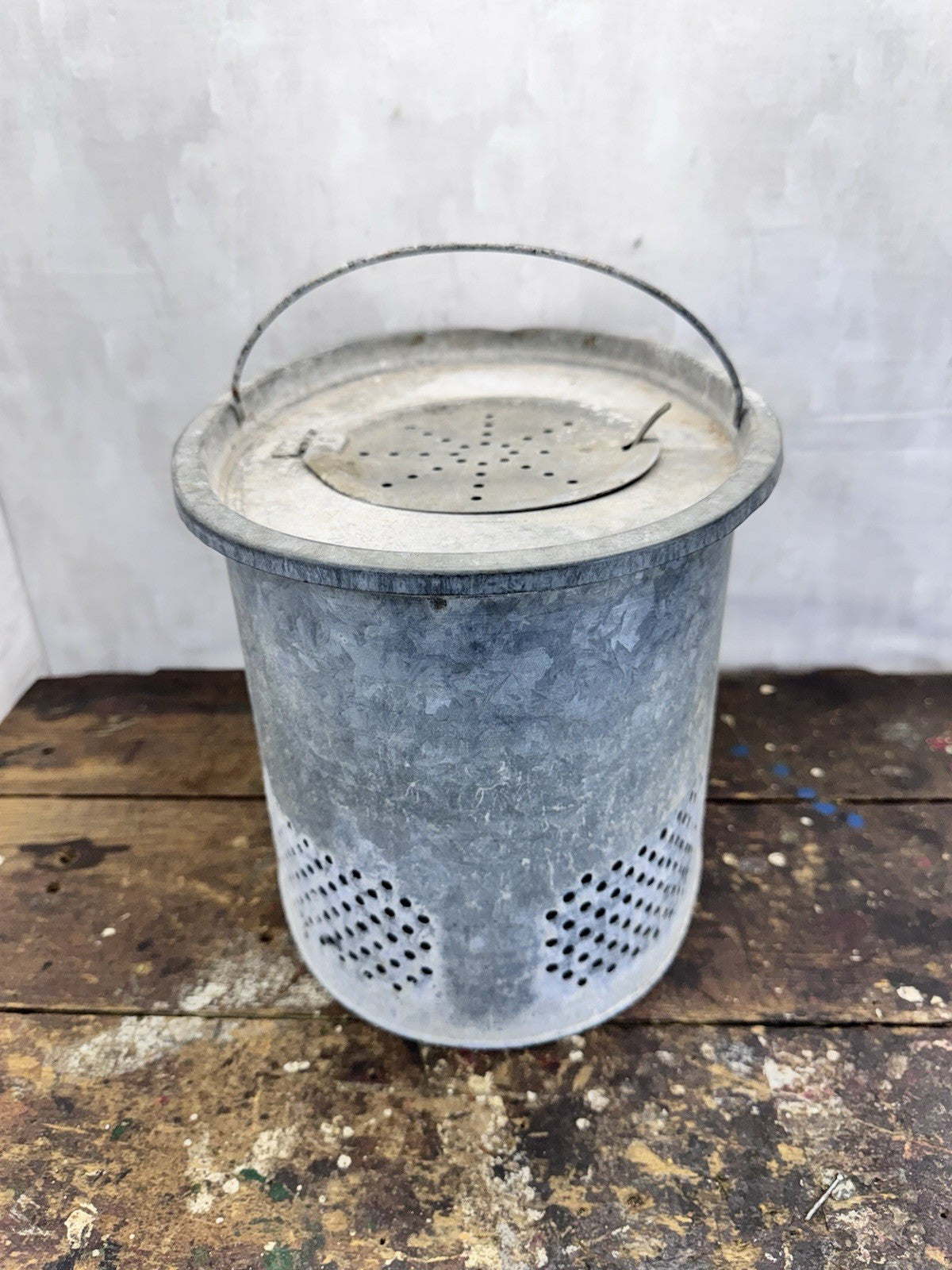 Vintage Oval Metal Minnow Bucket #1015
