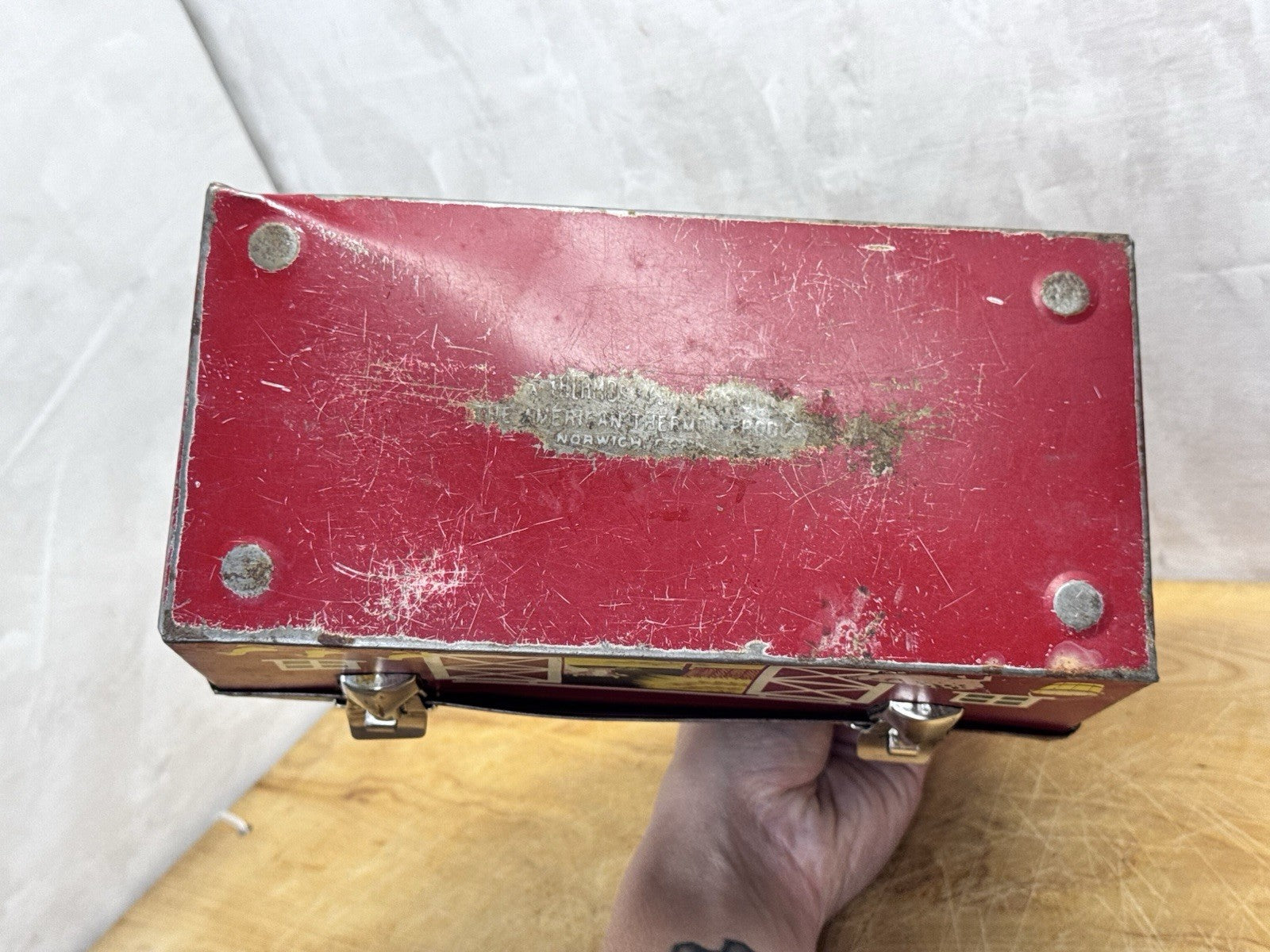 Barn Lunch Box Vintage #1162