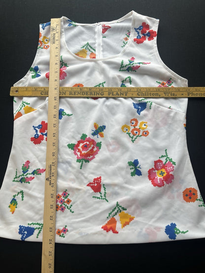 1960s White Flowered Sleeveless Knit Shirt