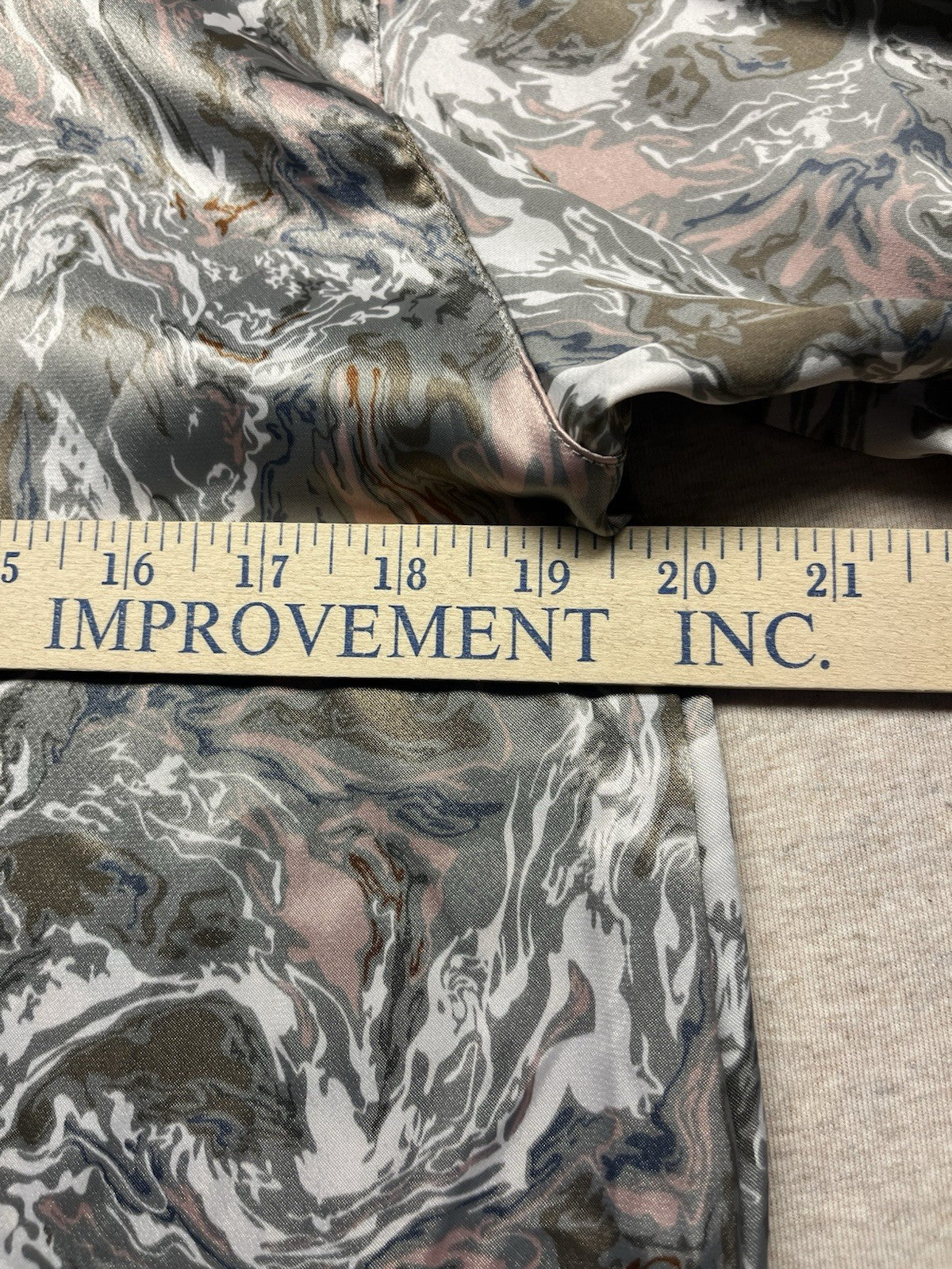 1980s Women’s 3/4 Sleeve  Brown Print Nylon Top Padded Shoulders