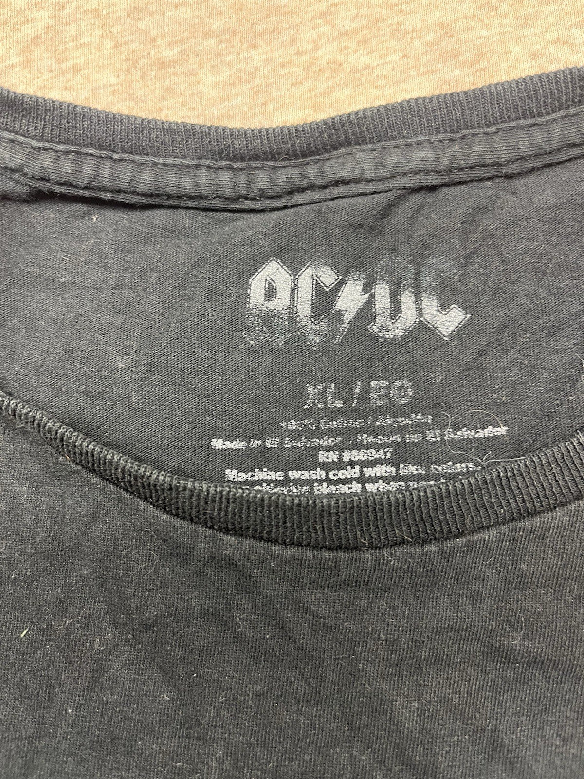 AC/DC Back In Black Tshirt Men’s XL