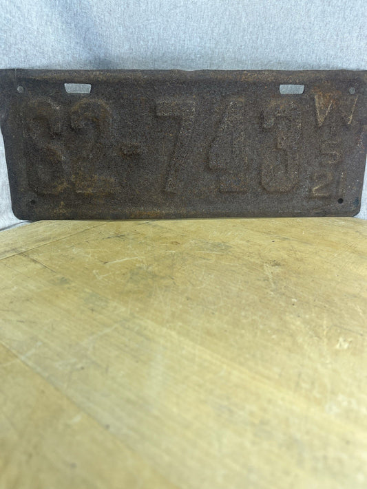 1921 Wisconsin License Plate 62-743
