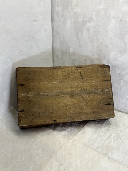 Primitive Wood Tapered Caddy With Handle