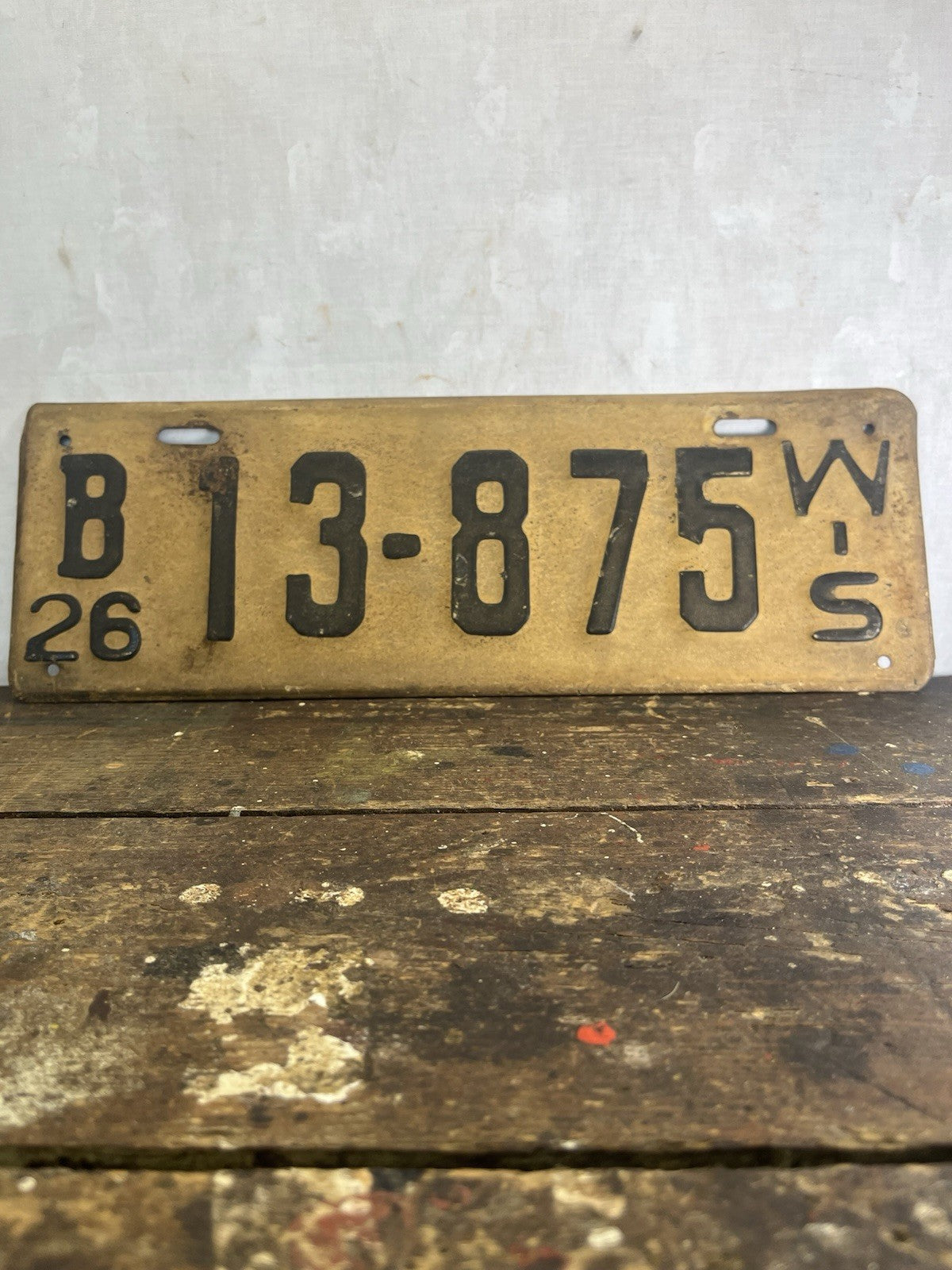 1926 Wisconsin License Plate Repainted?