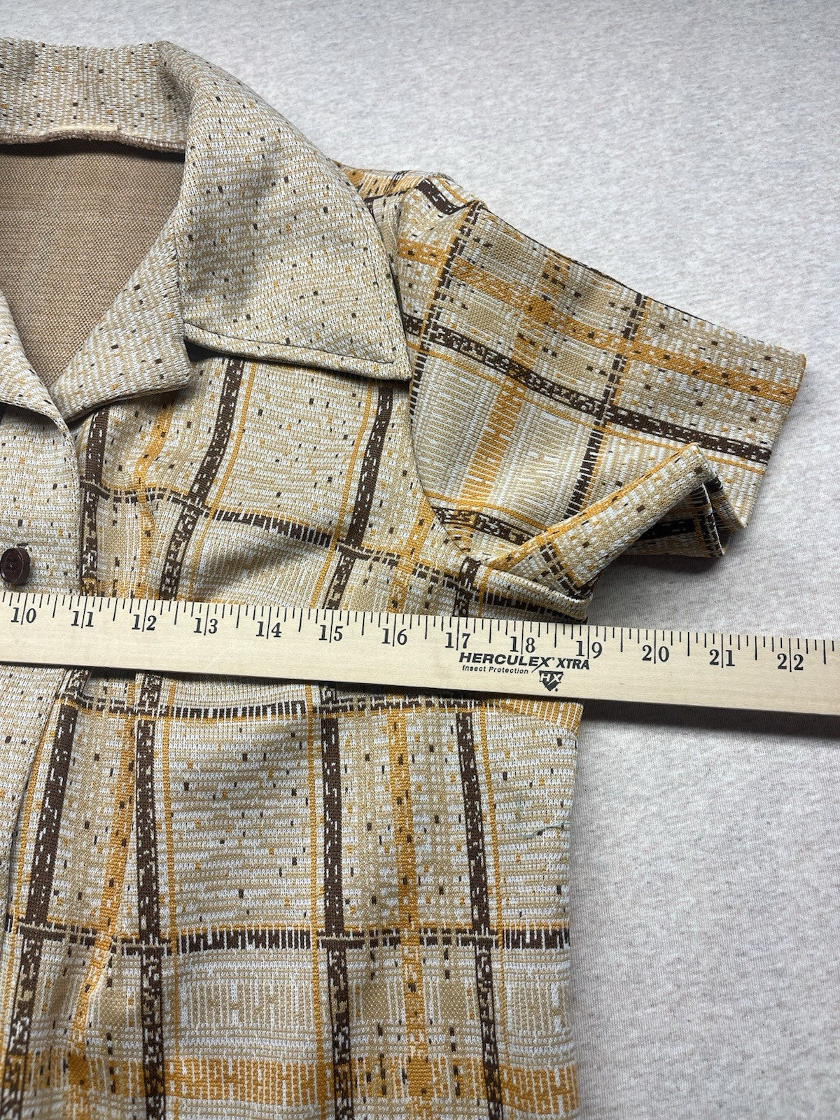 1970s Women’s Brown Plaid Knit S Sleeve W/pockets