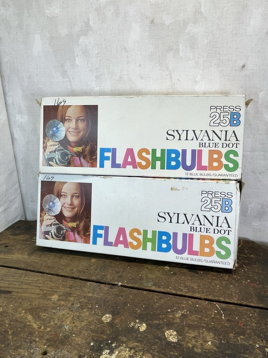 NOS Sylvania Blue Dot Press 25B Flashbulbs #118