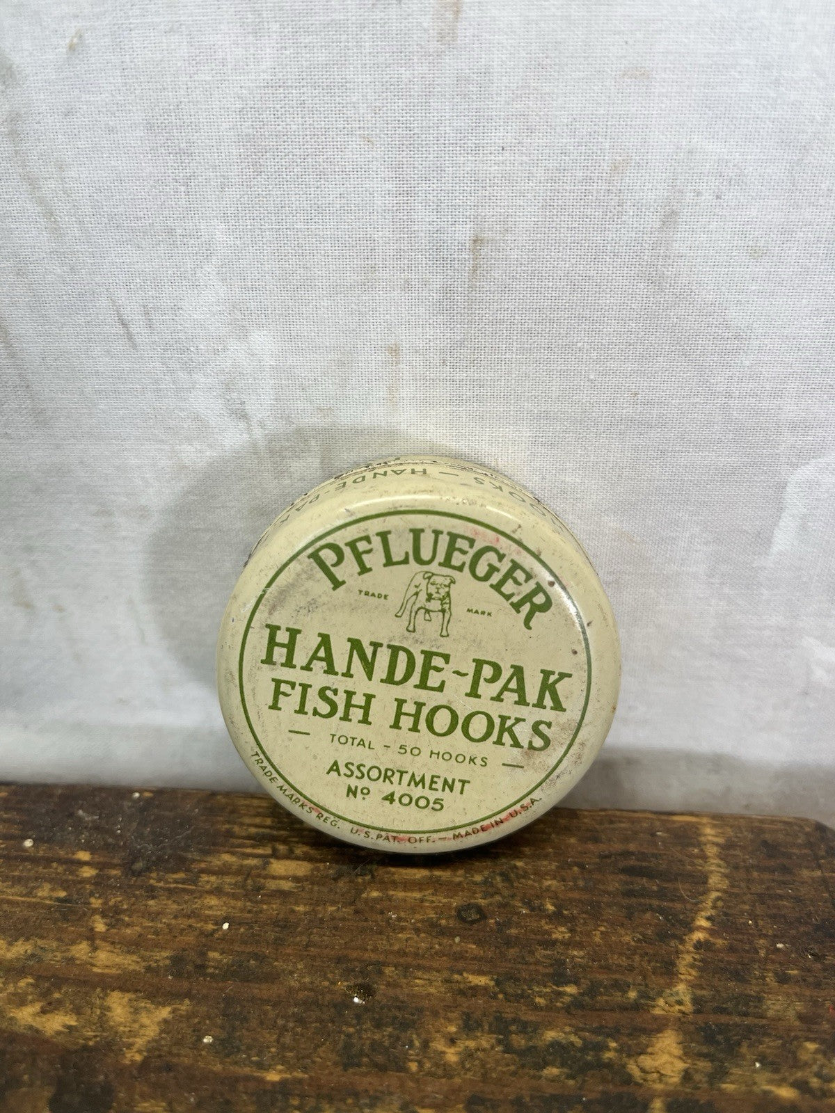 Pfluger Handy Fish Hook Tin W/hooks