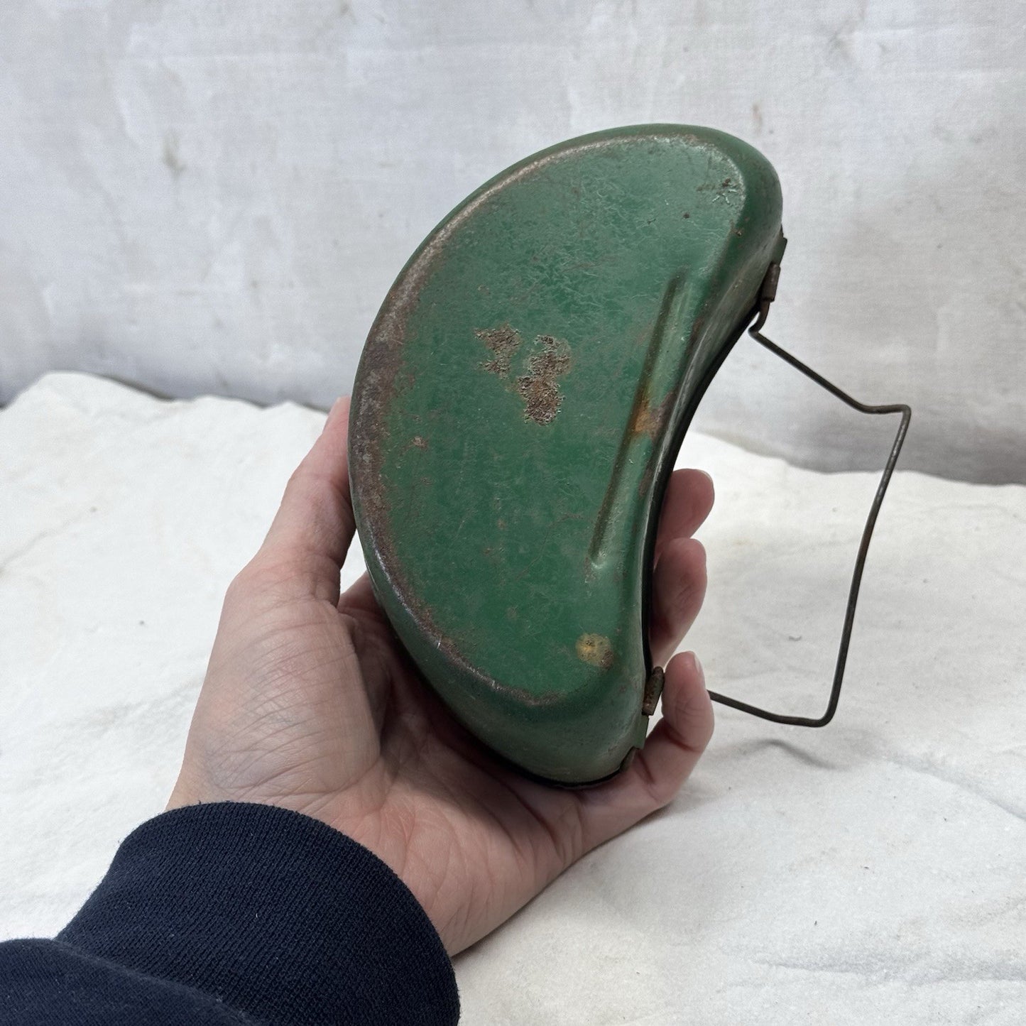 Metal Vintage Waistband Fishing Bait Container Green