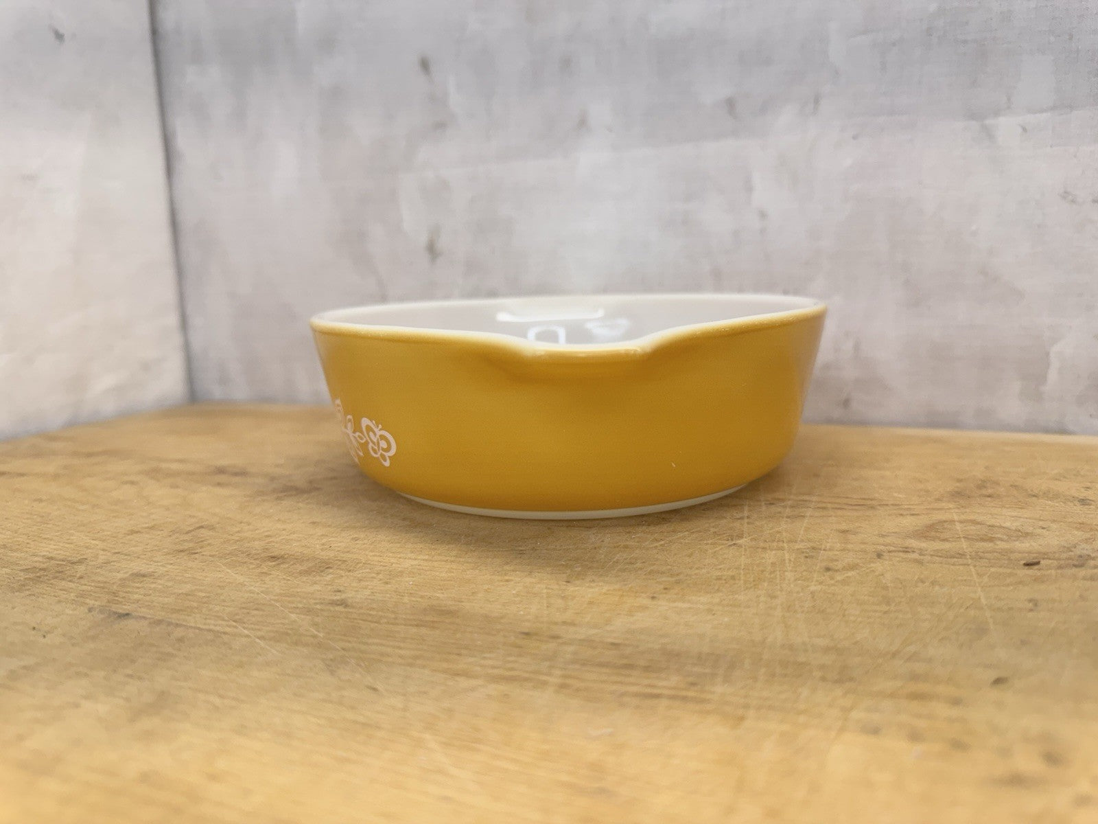 Butterfly No.471 Casserole Pyrex #1028