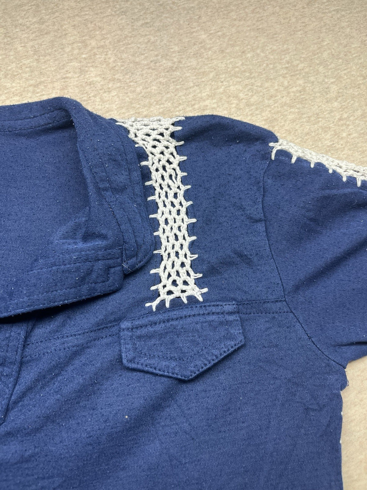 1980s Women’s Blue W/wht Trim Knit S Sleeve Top
