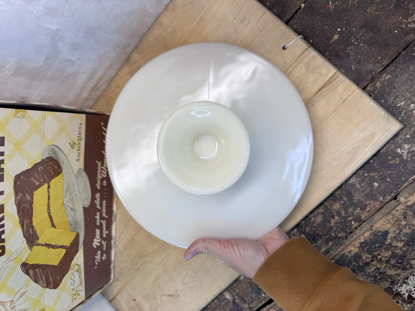 Ivory White Cake Plate Vtg W/box #S-1511