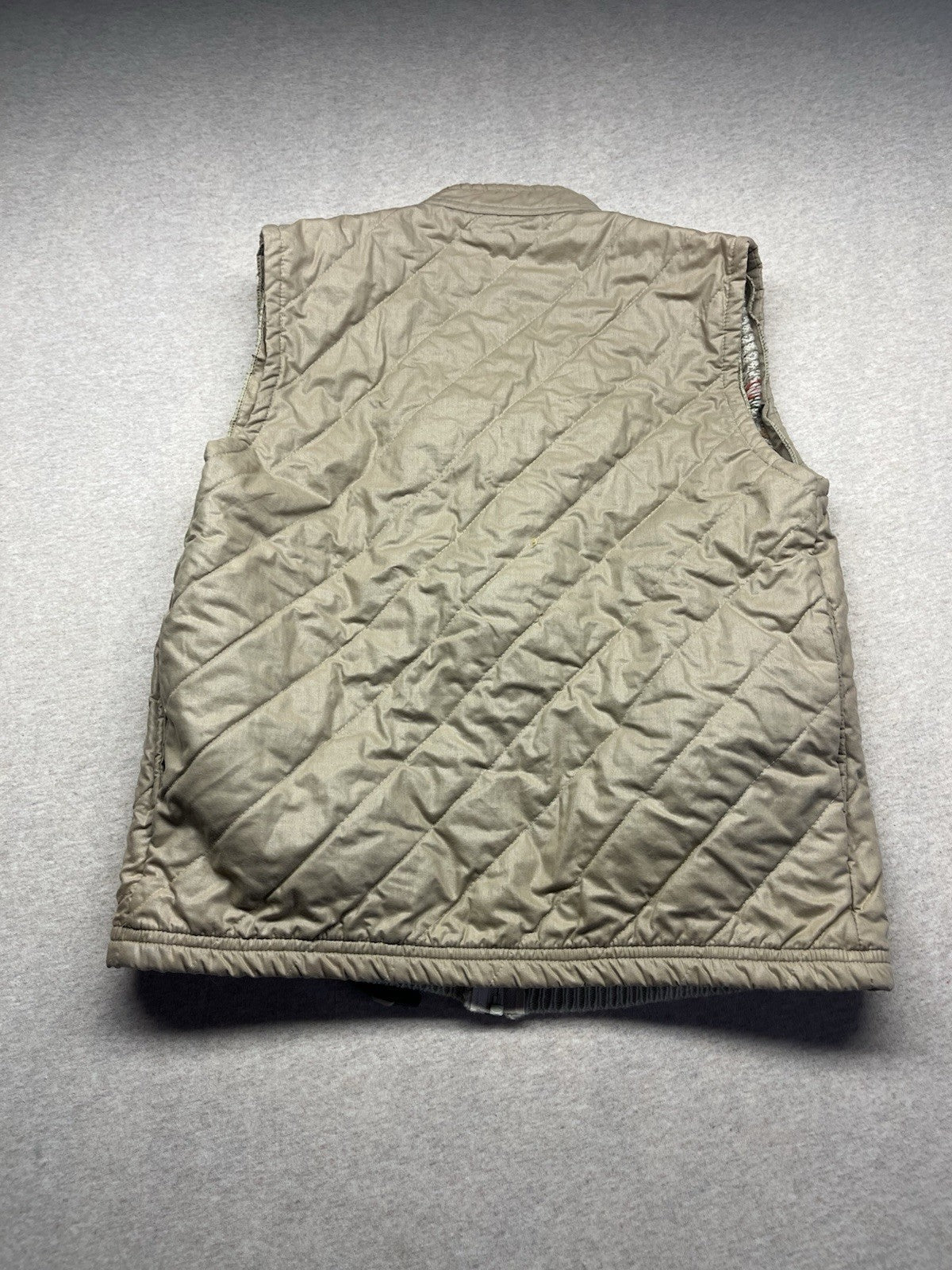 1980s Women’s Tan Vest W/sweater Print