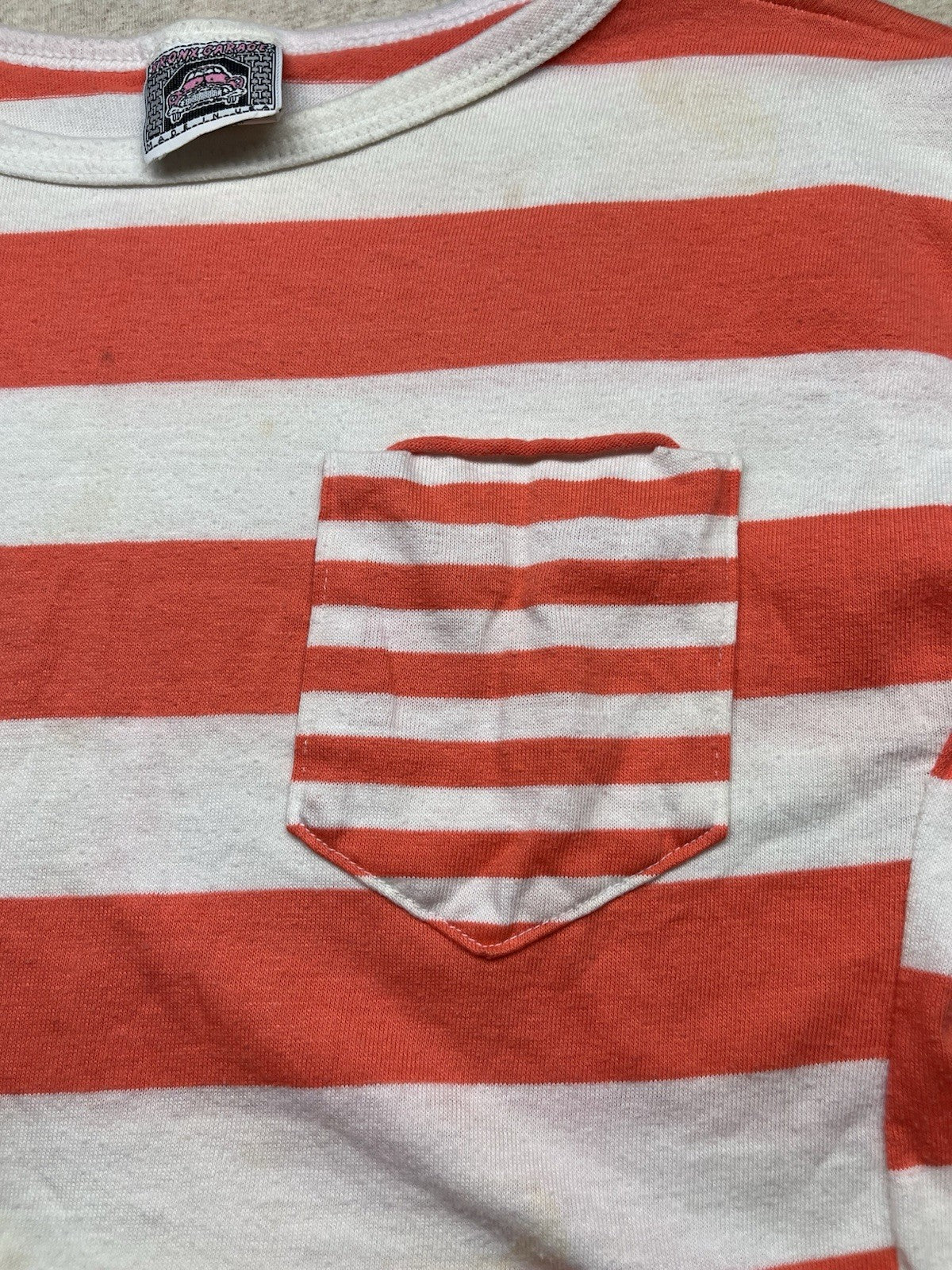 1980s Women’s S Sleeve Peach & Wht Knit Top