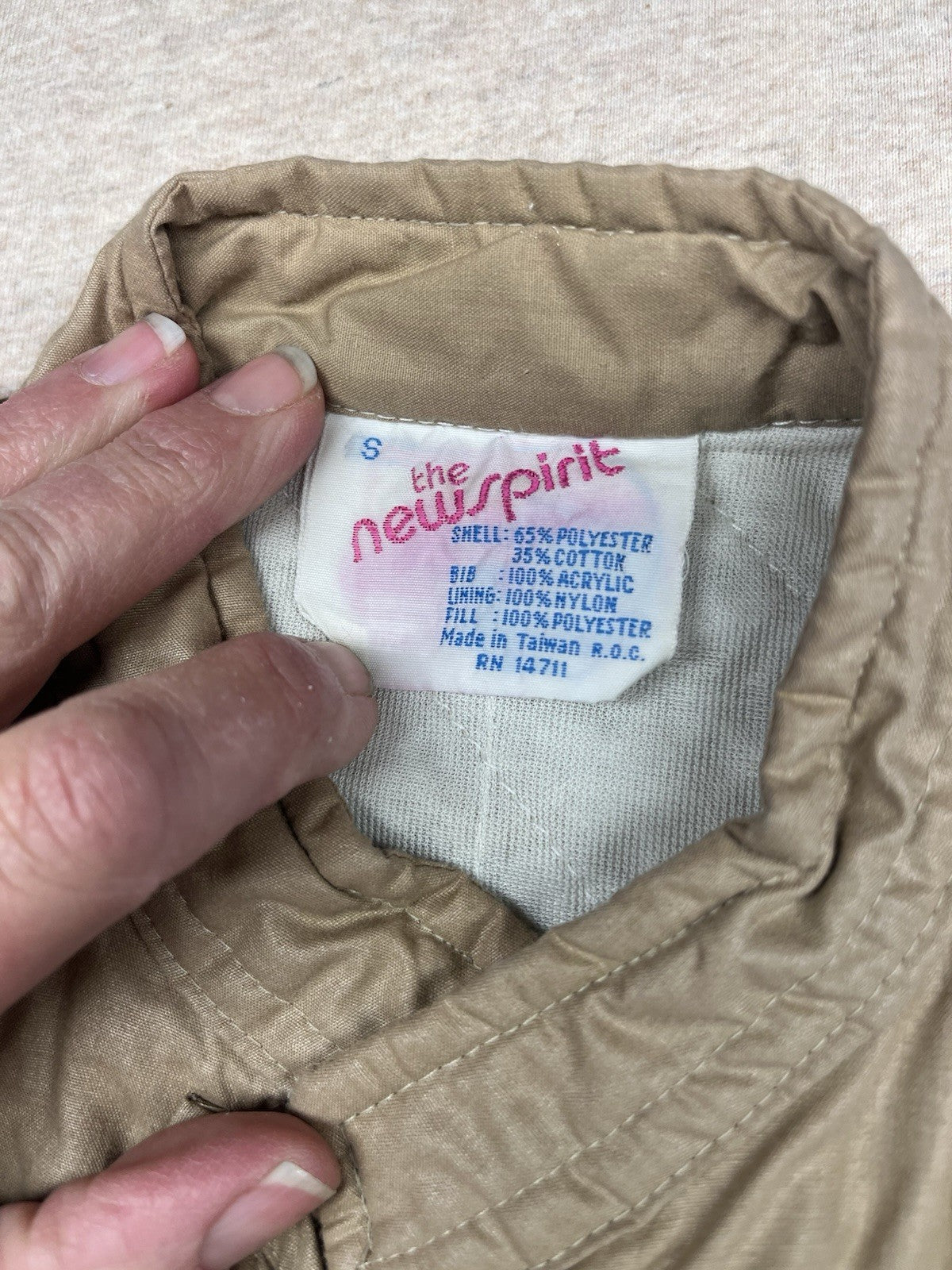 1980s Women’s Tan Vest W/sweater Print