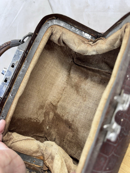 Vintage Purse #1093