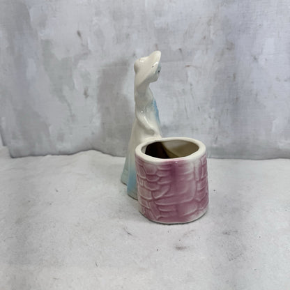 Shawnee Pottery Southern Belle Wishing Well Planter