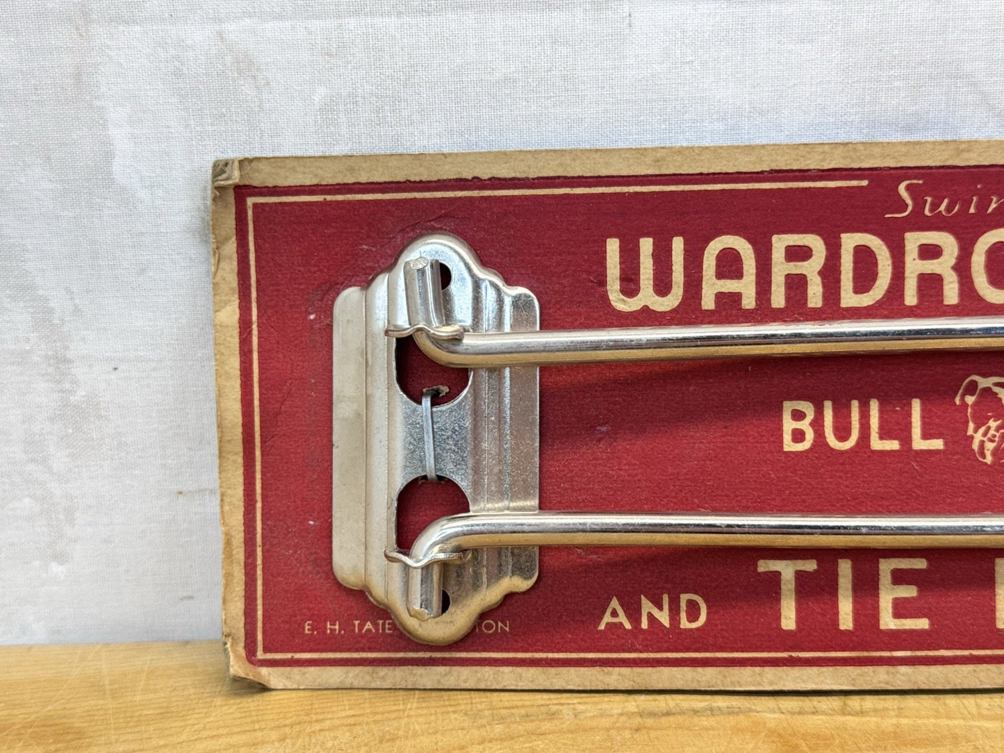 Vintage Bulldog Tie And Wardrobe Holder NOS #1047
