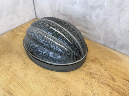 Antique Enamelware Gray Baking Mold #S-1666