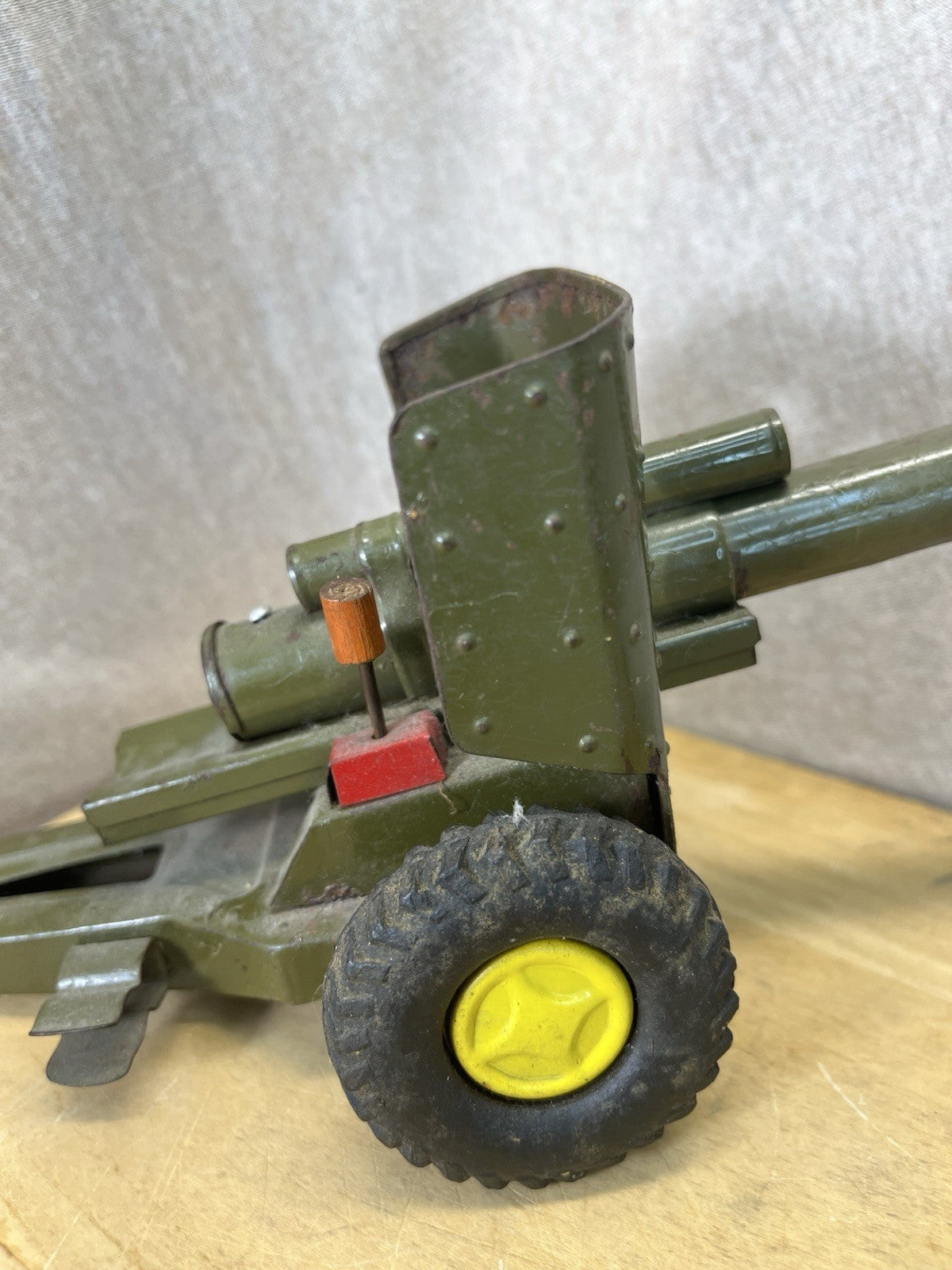 Vintage Tin Friction Jeep W/ Toy Working Spring Howitzer Gun