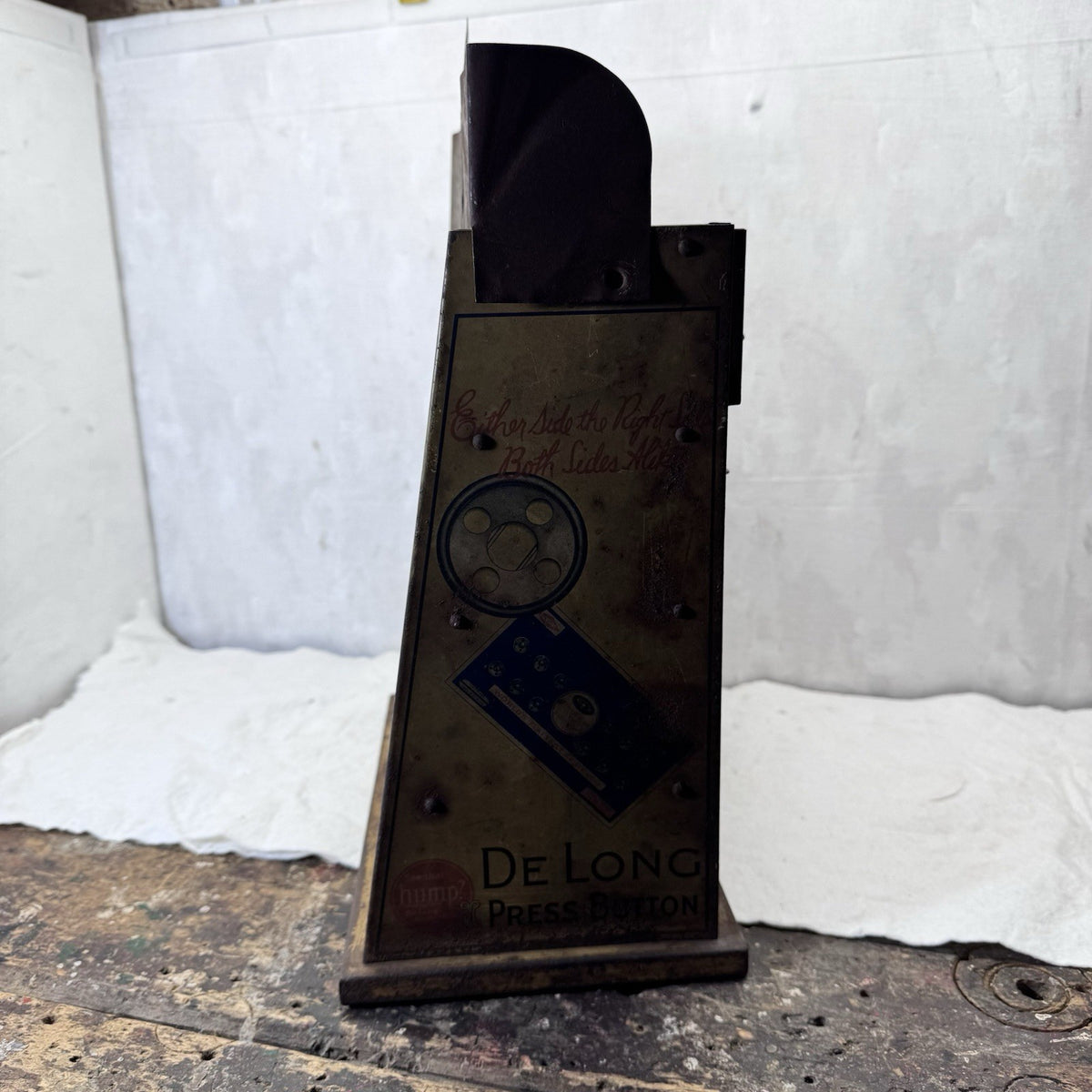De Long Press Button Metal Organizer Vintage Rustic