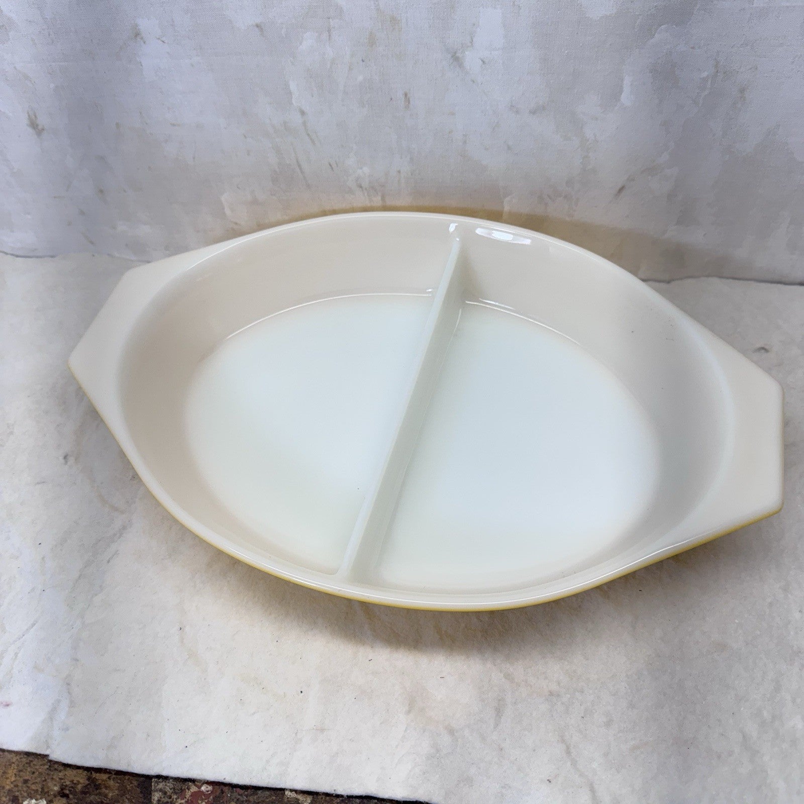 Pyrex  Ovenware Sunflower Casserole Dish With Lid Vintage