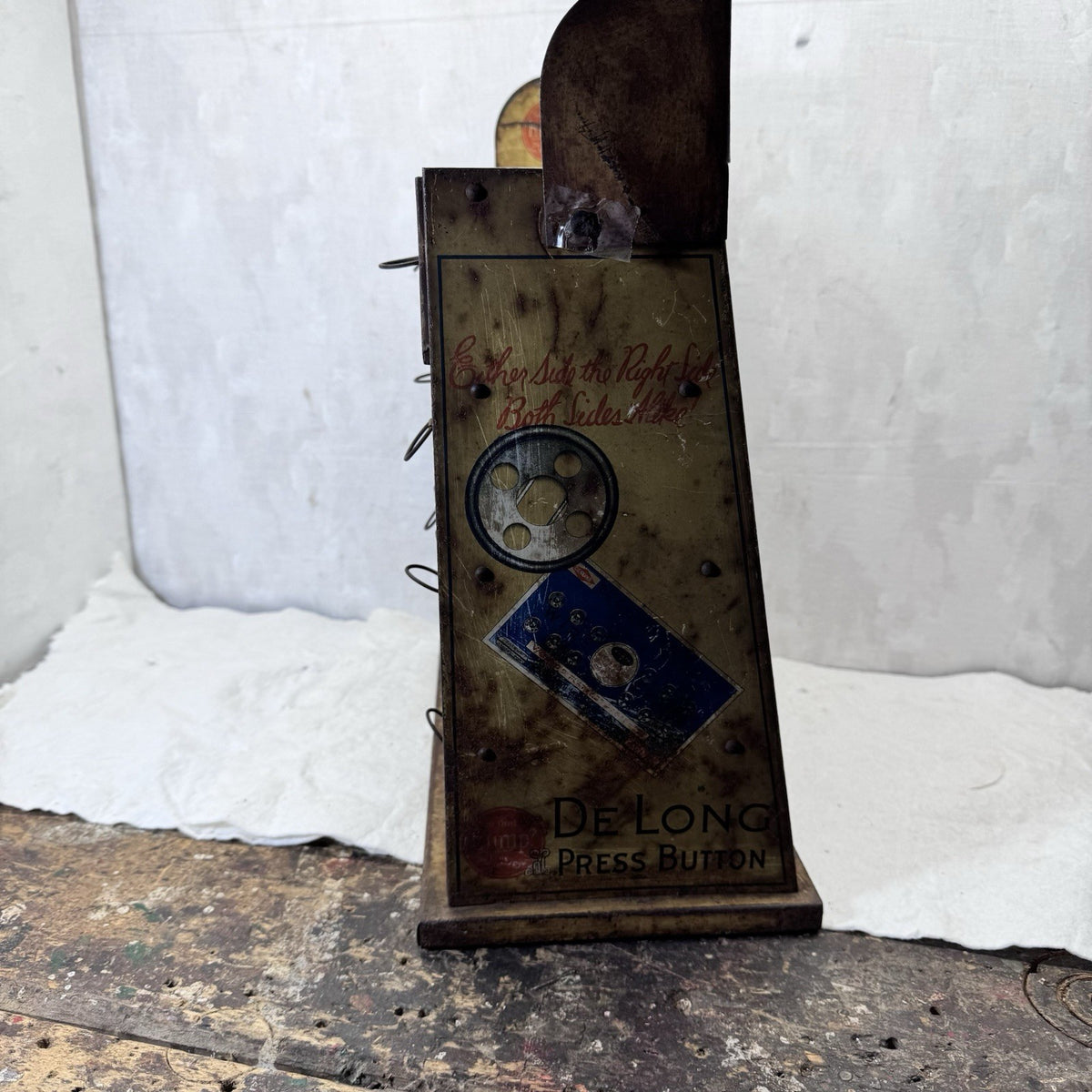 De Long Press Button Metal Organizer Vintage Rustic