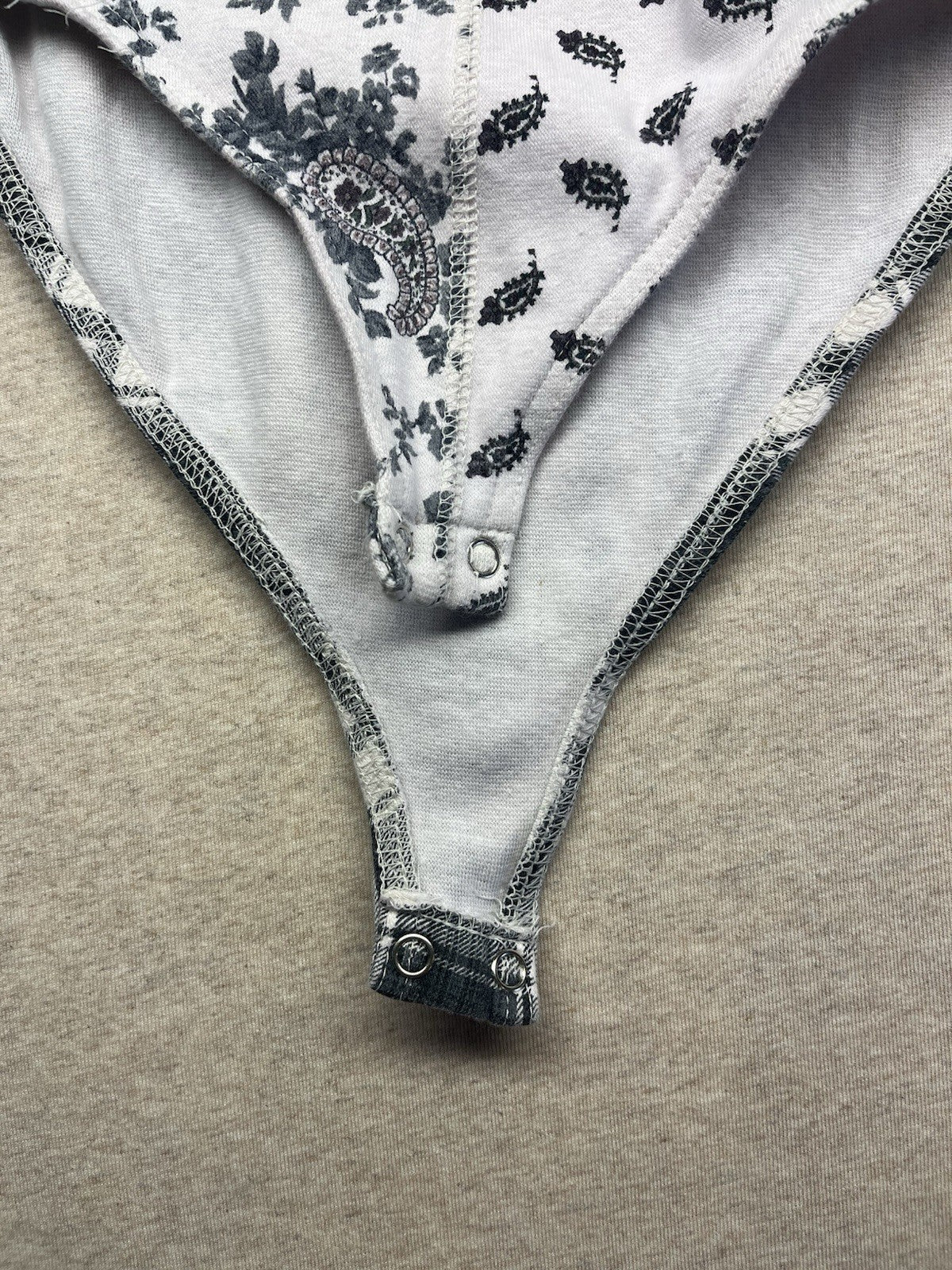 1980-90s Youth Paisley L Sleeve Knit Body Suit