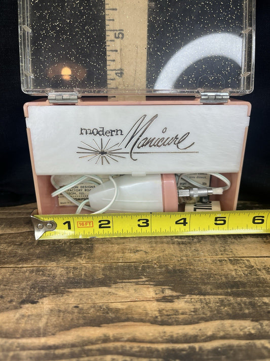 Vintage Modern Thompson Battery Manicure Set No Chips ,cracks Or Melting 