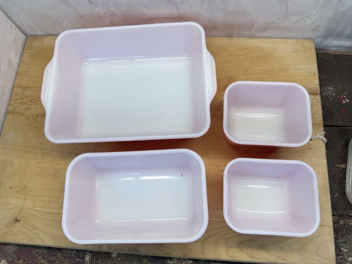 Pink Pyrex Set Of Four With Lids #1343