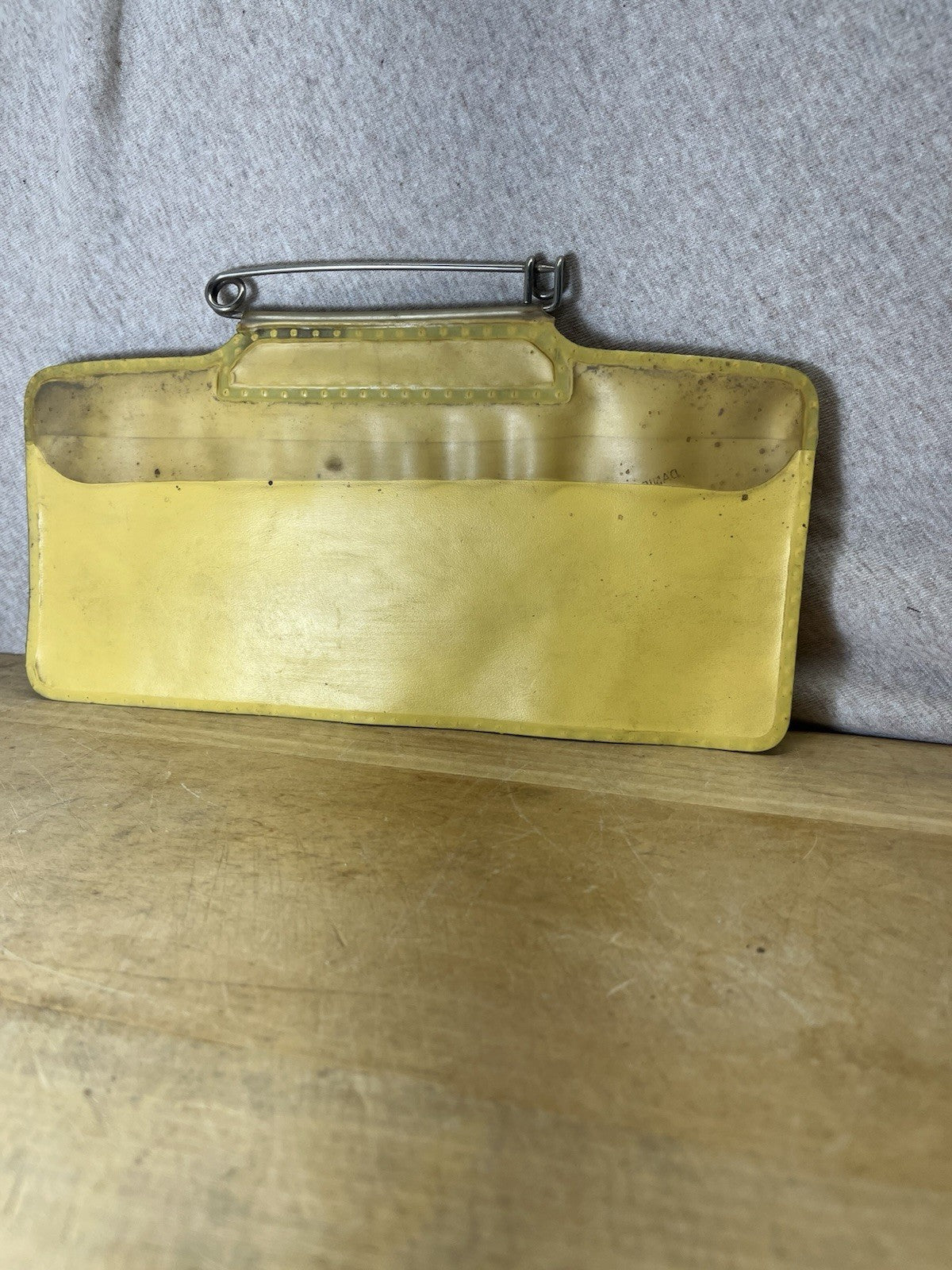 Backtag Holder Vintage 