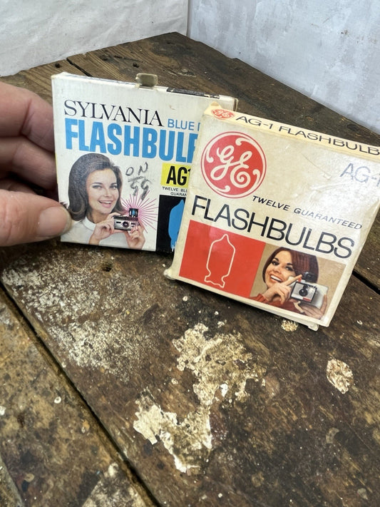 Vintage 2 Boxes Sylvania & G.E. Flash Bulbs # 124