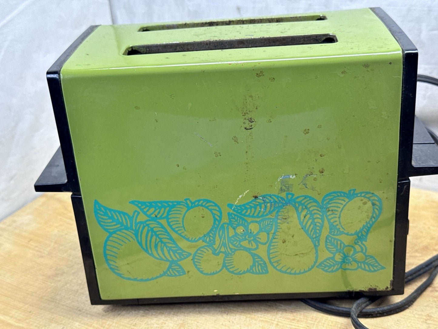 Vintage Green And Black Toaster Display Only #1145