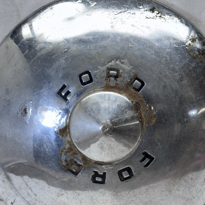 1949-1950 Ford Deluxe Hub Cap