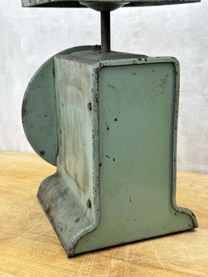 Way Rite Vintage Green Kitchen Scale #1154